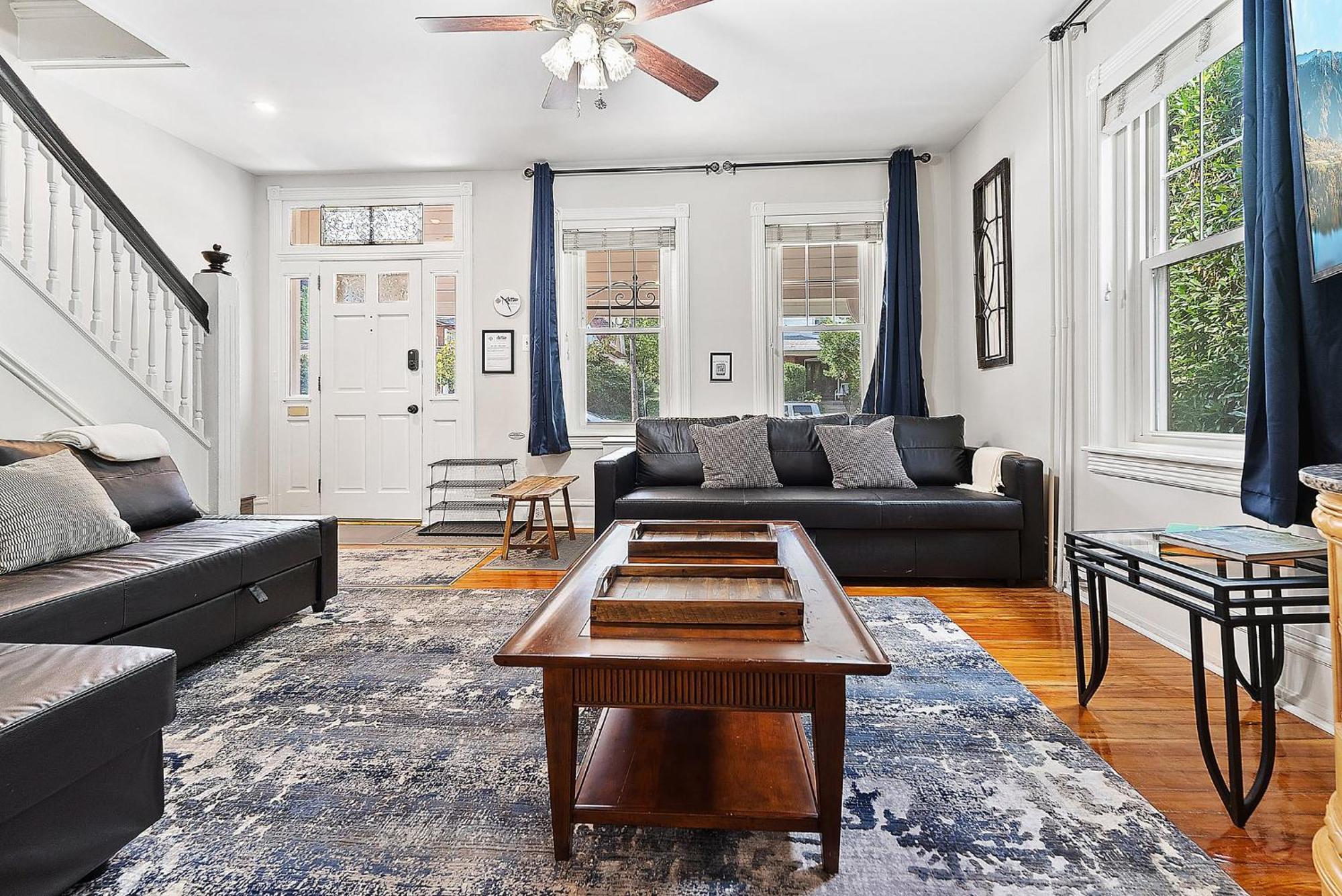 Aparthotel Main Line Manor 3br With King Beds & Patio & Backyard *