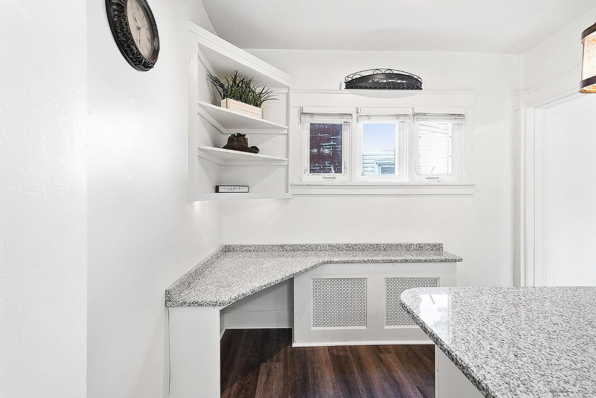 Aparthotel Main Line Manor 3br With King Beds & Patio & Backyard