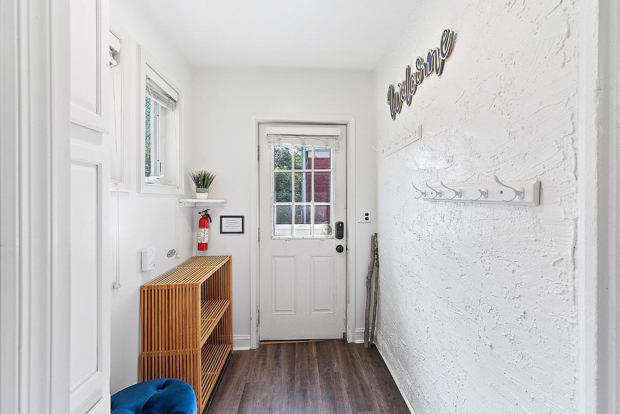 Aparthotel Main Line Manor 3br With King Beds & Patio & Backyard Bryn Mawr